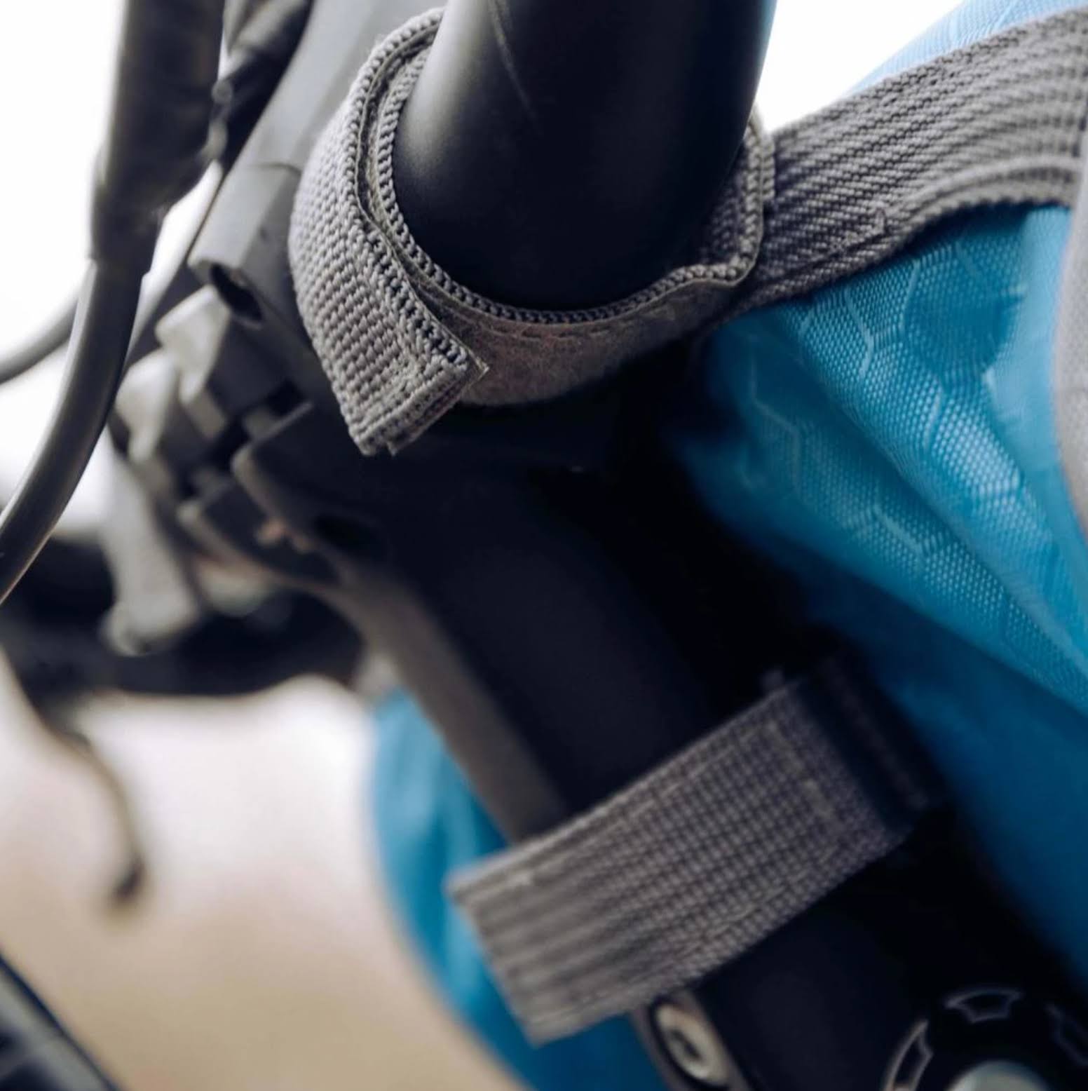 Borsa Bici Manubrio Touchscreen per Smartphone GPS - immagine 9